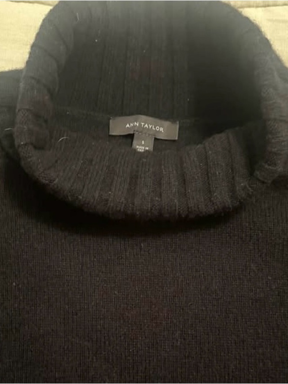 Ann Taylor 95% wool 5% cashmere Ann Taylor black sweater.  Size small.